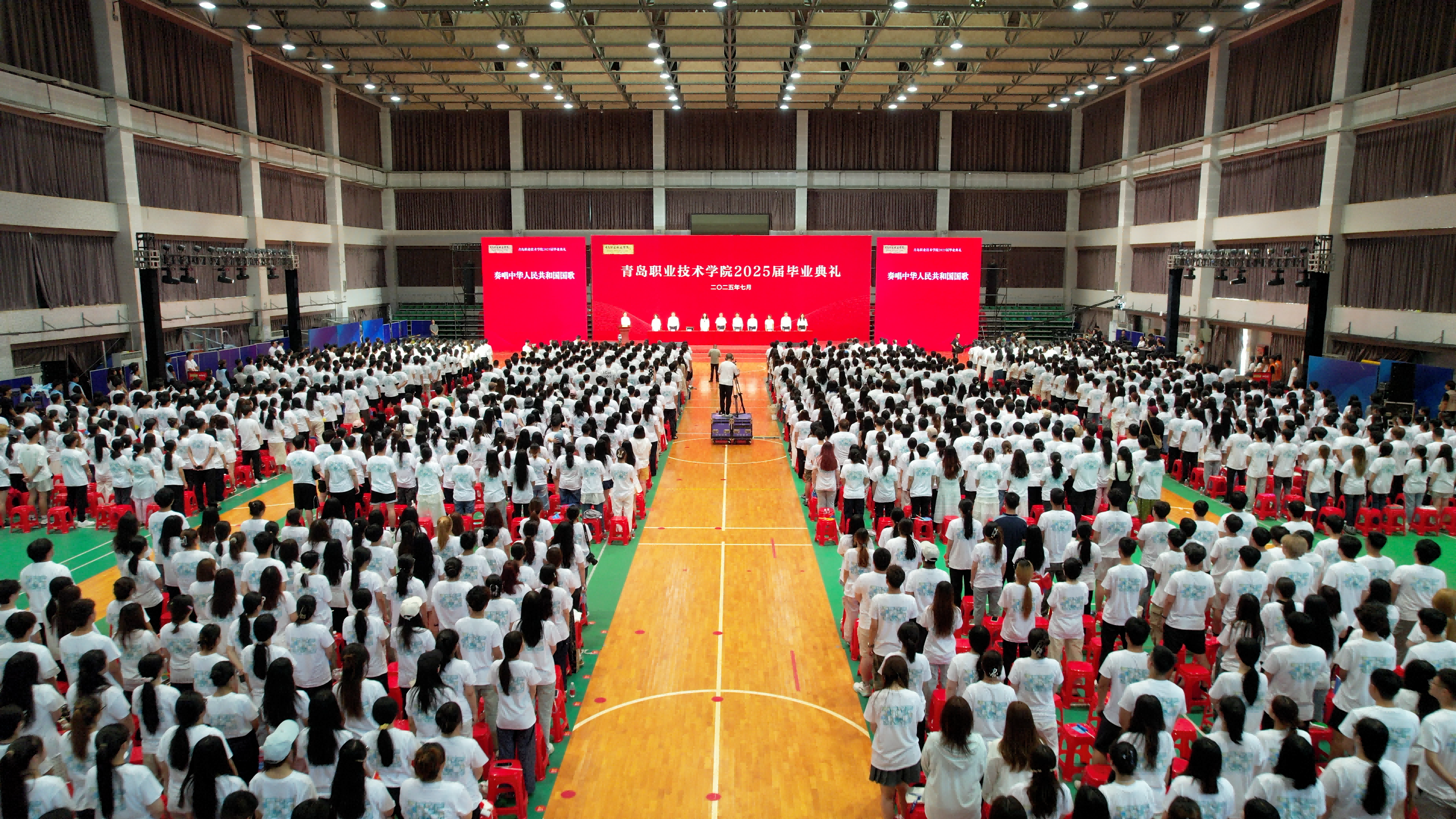 长风万里鹏程举，巨浪千重骏业开！开云kaiyun网页版举行2025届毕业典礼