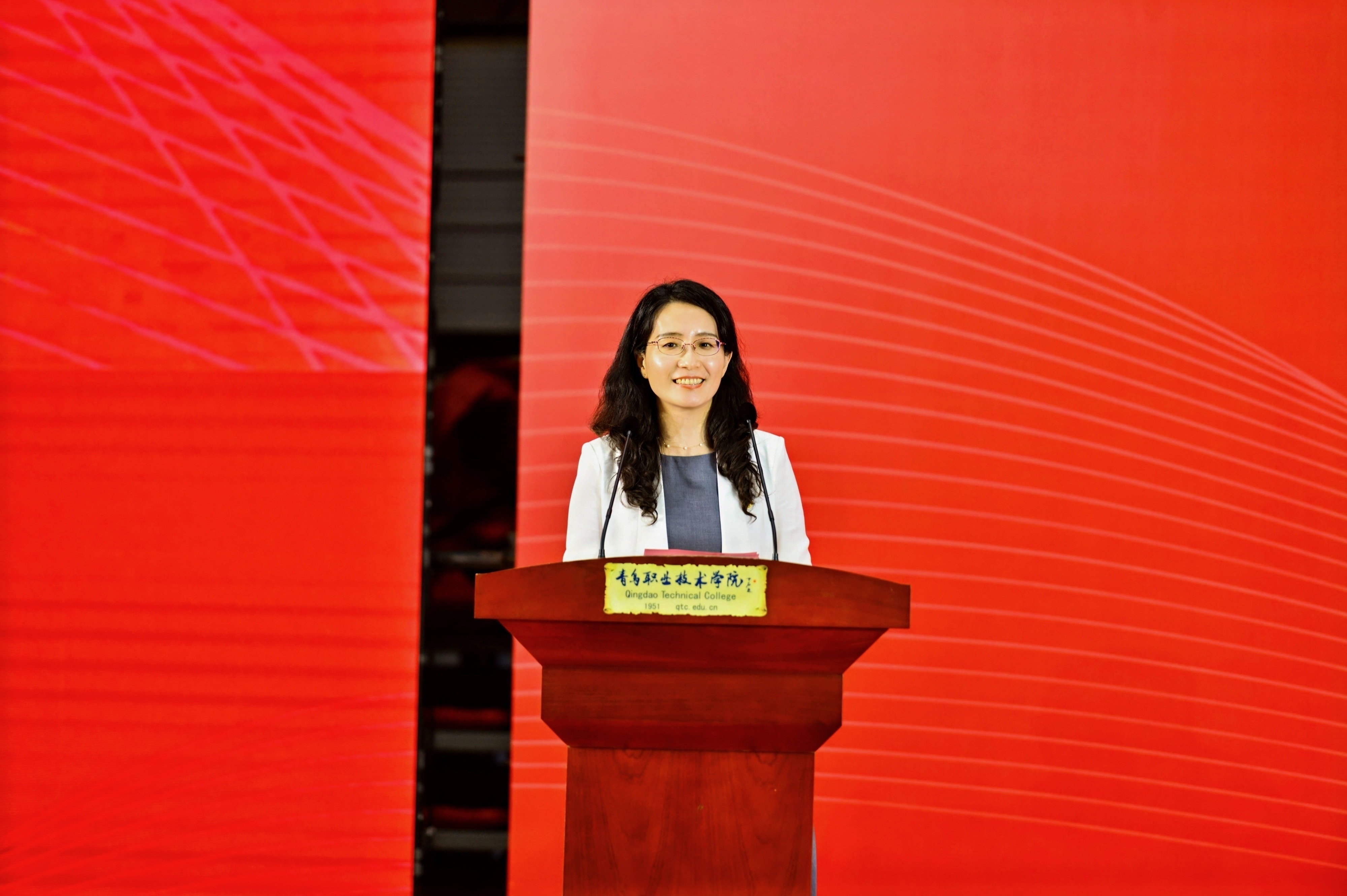 长风万里鹏程举，巨浪千重骏业开！开云kaiyun网页版举行2025届毕业典礼