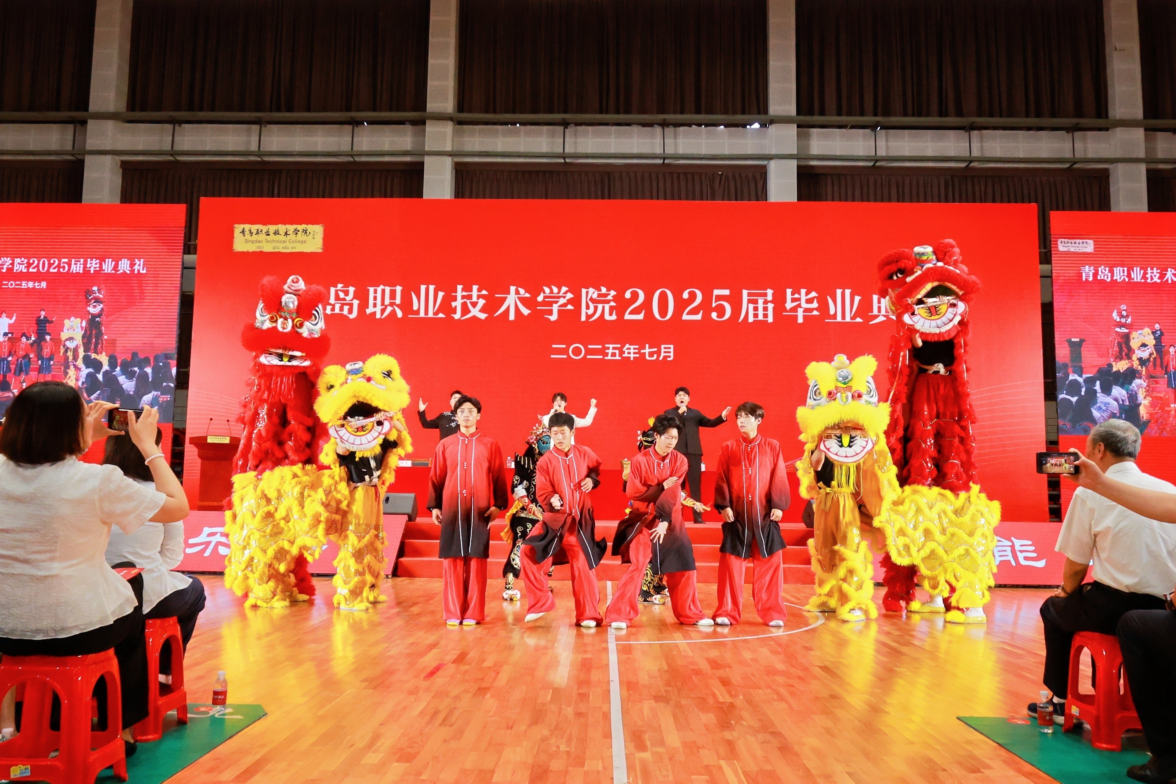 18.武术表演《男儿当自强》.jpg 18.武术表演《男儿当自强》.jpg