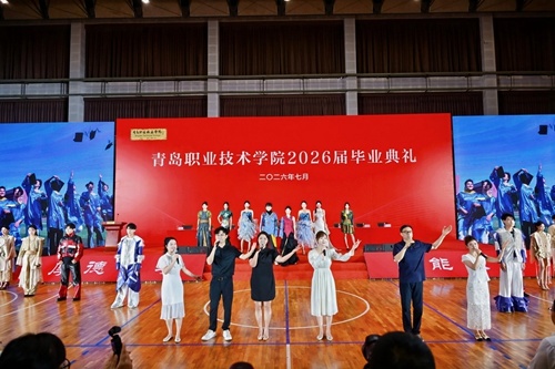 教职工代表合唱《篇章》