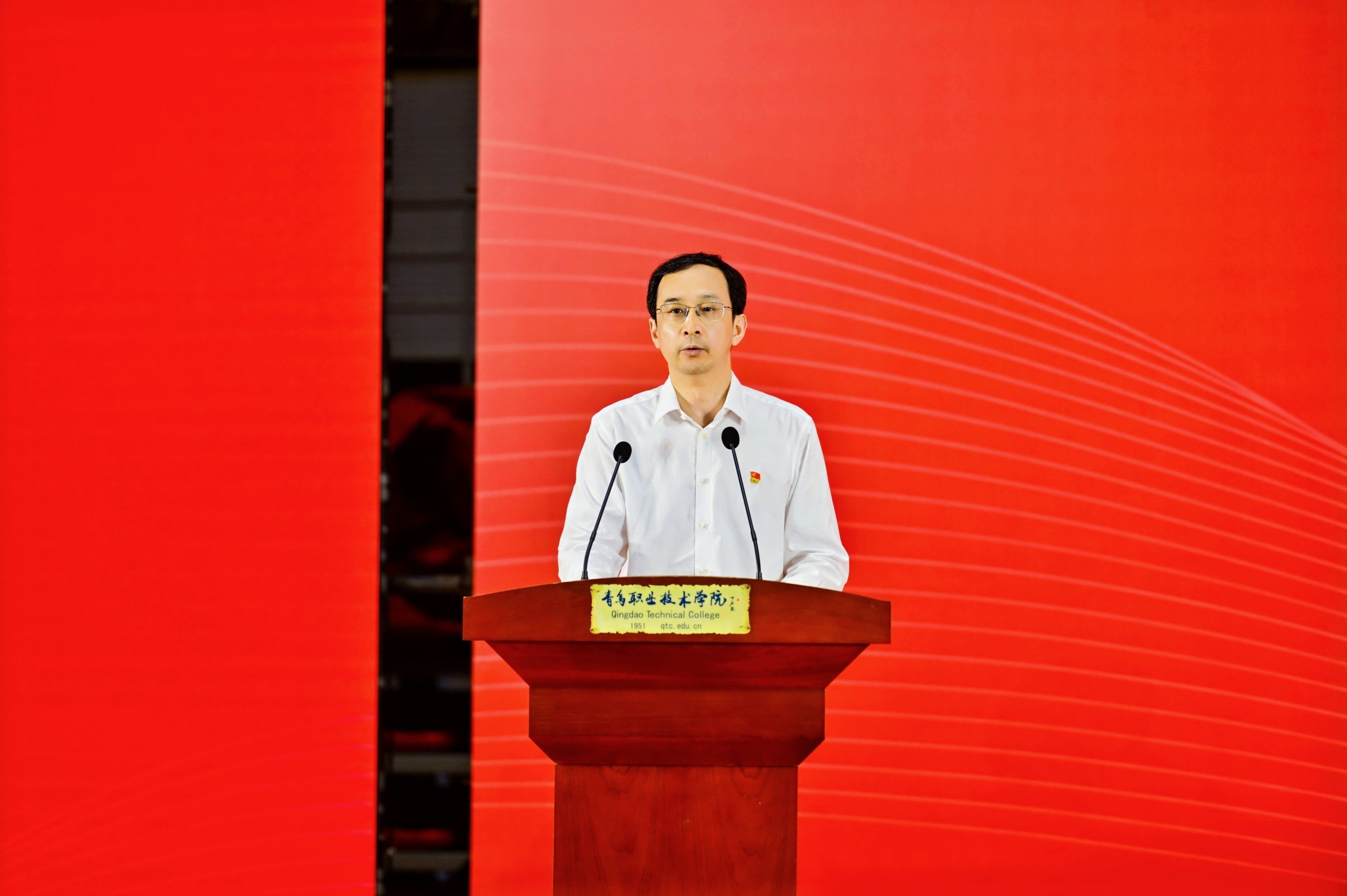 长风万里鹏程举，巨浪千重骏业开！开云kaiyun网页版举行2025届毕业典礼