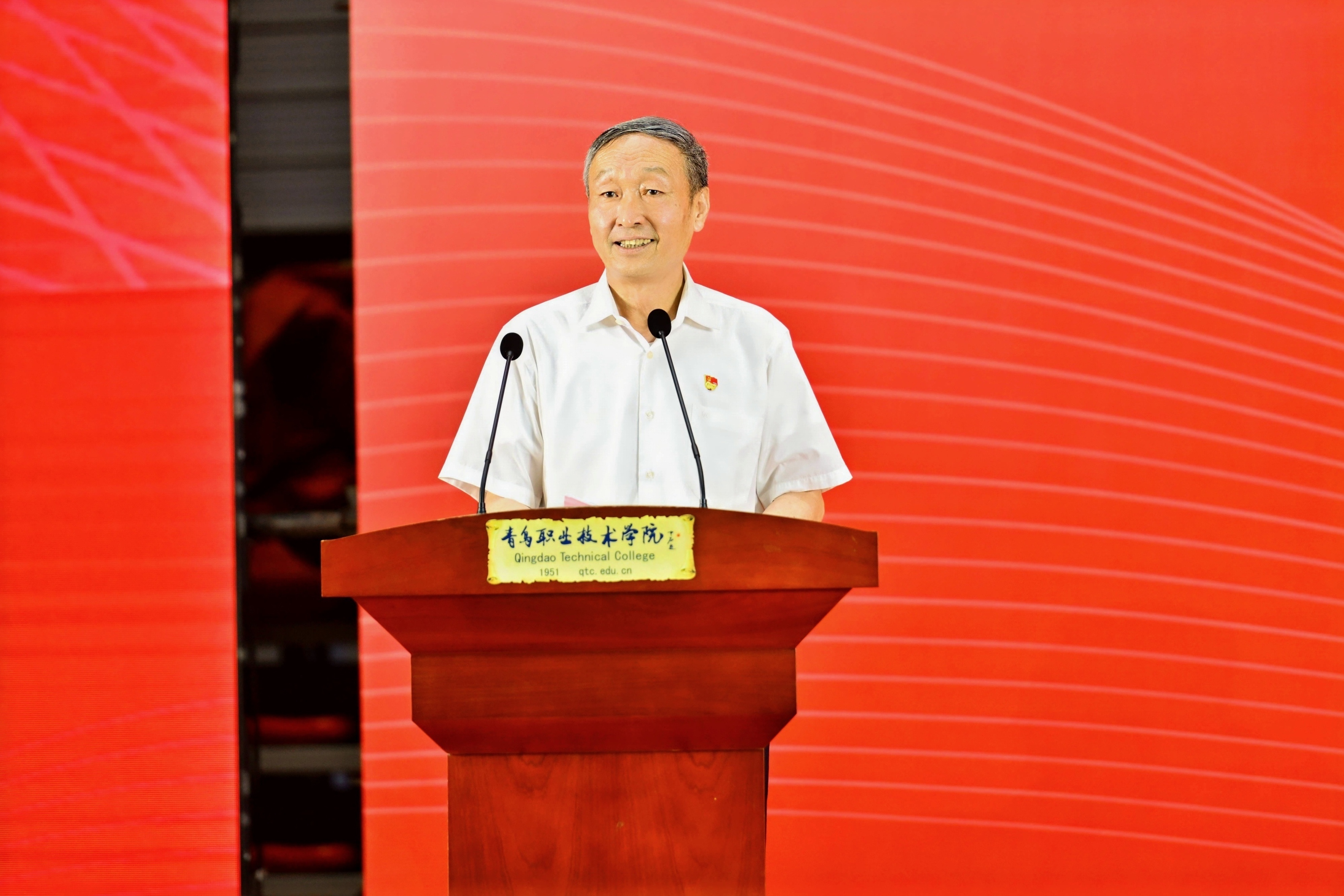 长风万里鹏程举，巨浪千重骏业开！开云kaiyun网页版举行2025届毕业典礼